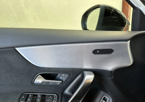 Mercedes-Benz Klasa A cena 169740 przebieg: 20500, rok produkcji 2019 z Kraków małe 352